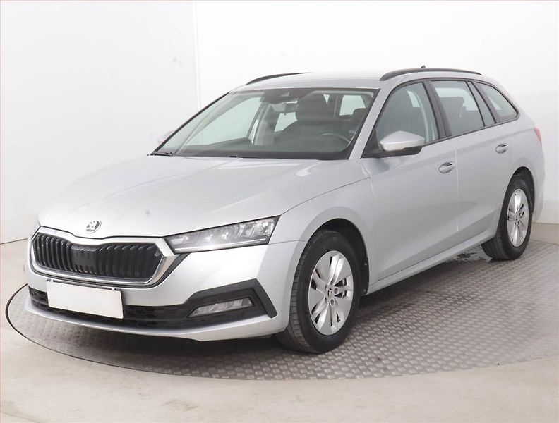 Škoda Octavia (2023) Ambition 2.0 TDI - fotka 2 z 14
