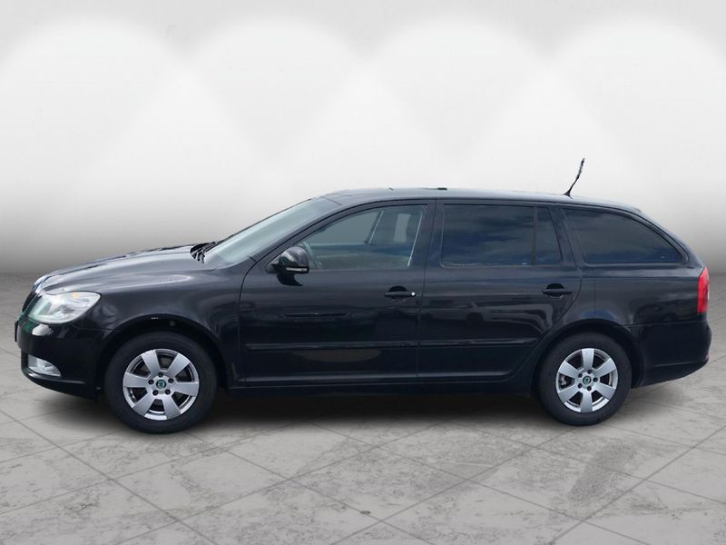 Škoda Octavia Combi 1.6 TDi Elegance - fotka 3 z 28
