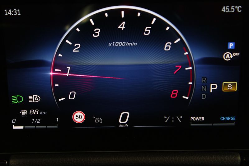 Mercedes-Benz Třídy B 180 MBUX / 1000km / DPH / LED - fotka 16 z 32