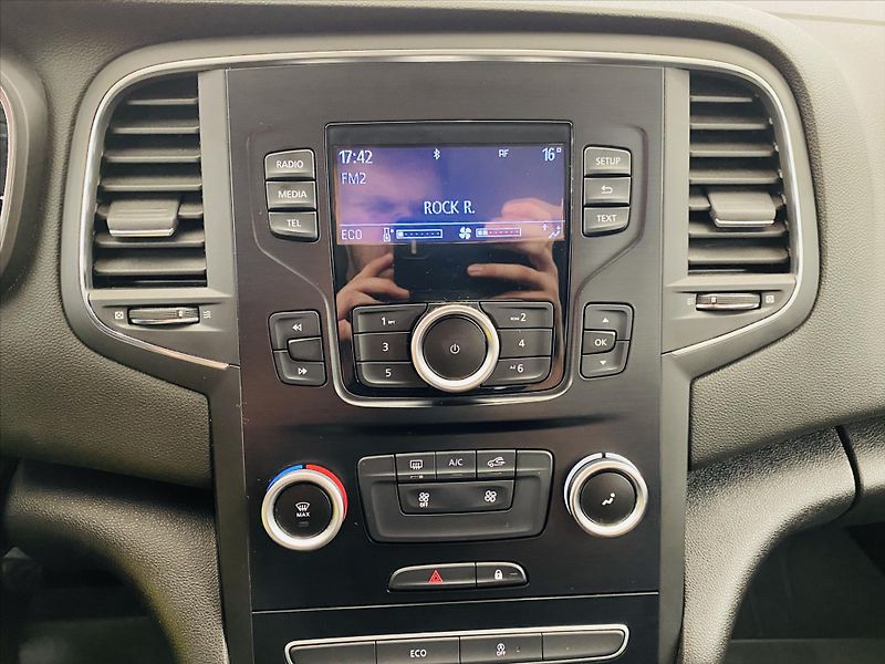 Renault Mégane 1,3 TCe 85 kW 1. maj. ČR - fotka 15 z 25