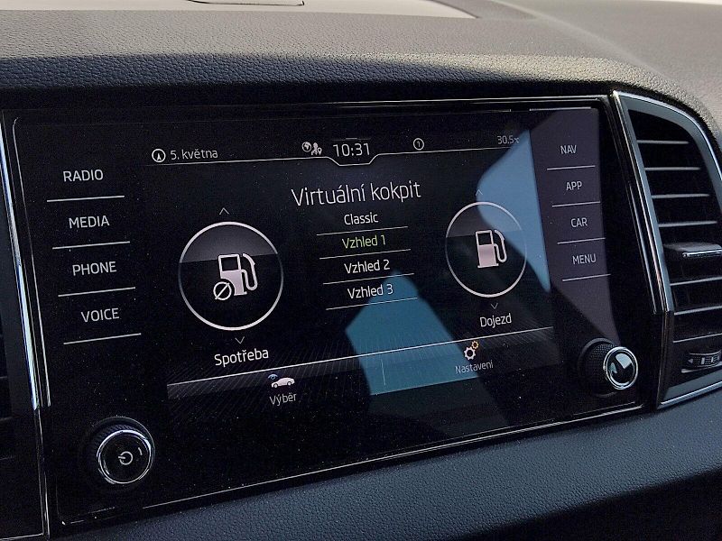 Škoda Karoq (2020) Style 1,5 Tsi 110 Kw DSG - fotka 20 z 43