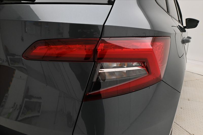 Škoda Karoq 1,6 TDI 85 kW Ambition Záruka - fotka 29 z 30