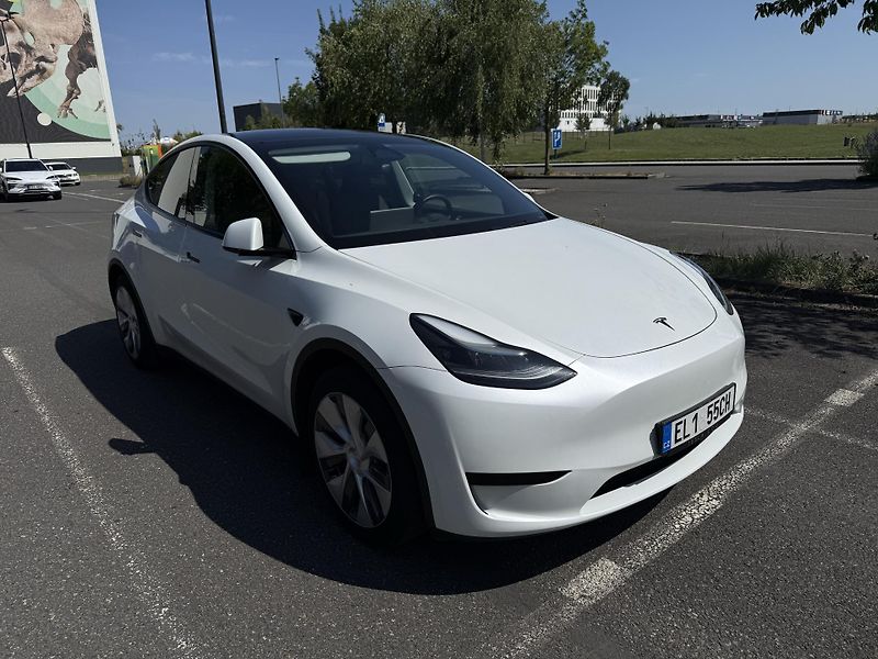 Tesla Model Y (2024) RWD | ČR | 1. maj. | ZÁRUKA - fotka 2 z 23