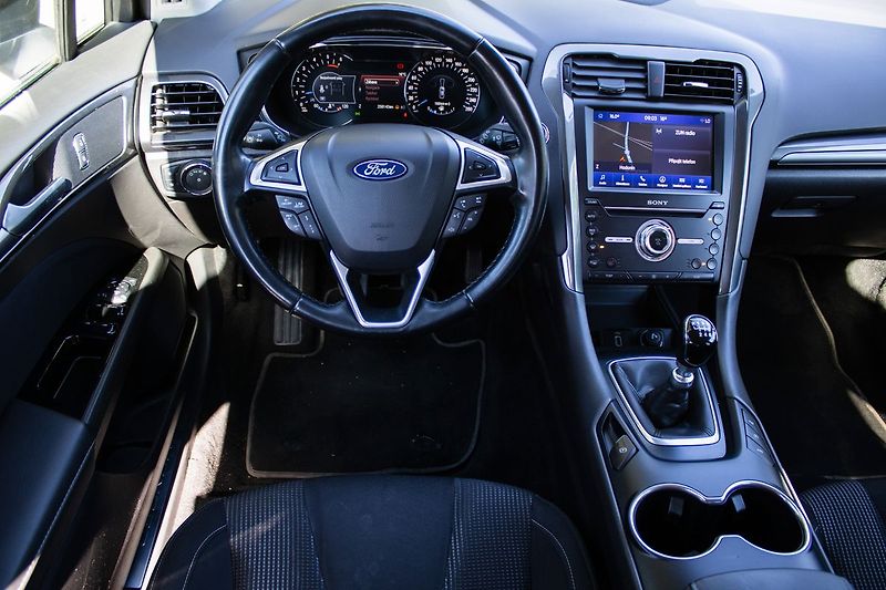 Ford Mondeo - fotka 18 z 20