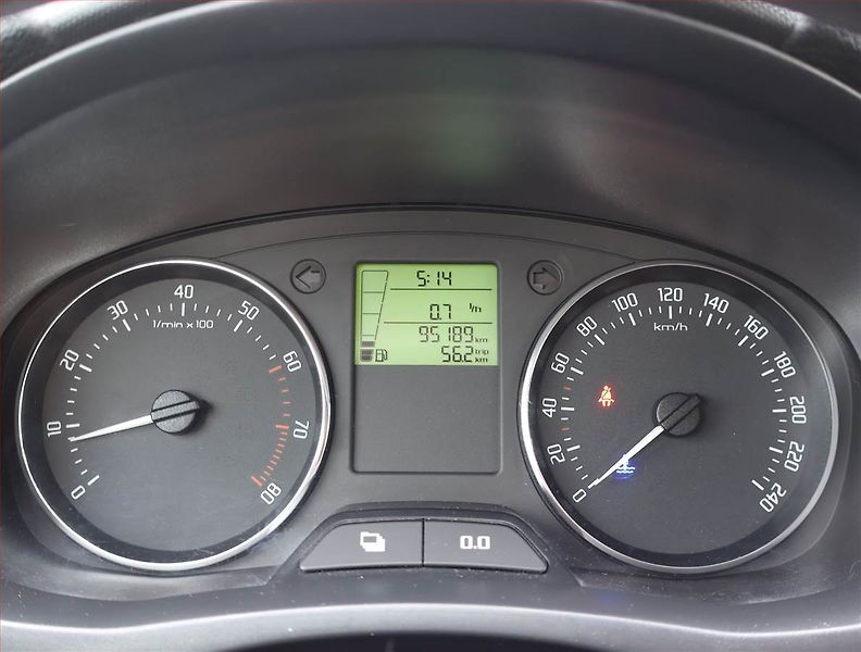 Škoda Fabia (2011) 1.2 TSI, Serv.kniha - fotka 11 z 14