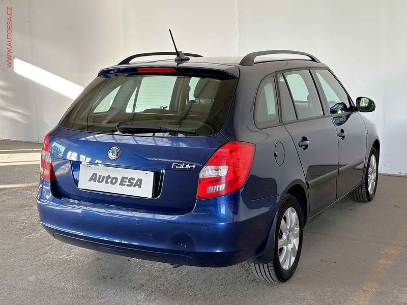 Škoda Fabia (2012) 1.2 tsi, ČR, autoAC - fotka 4 z 15