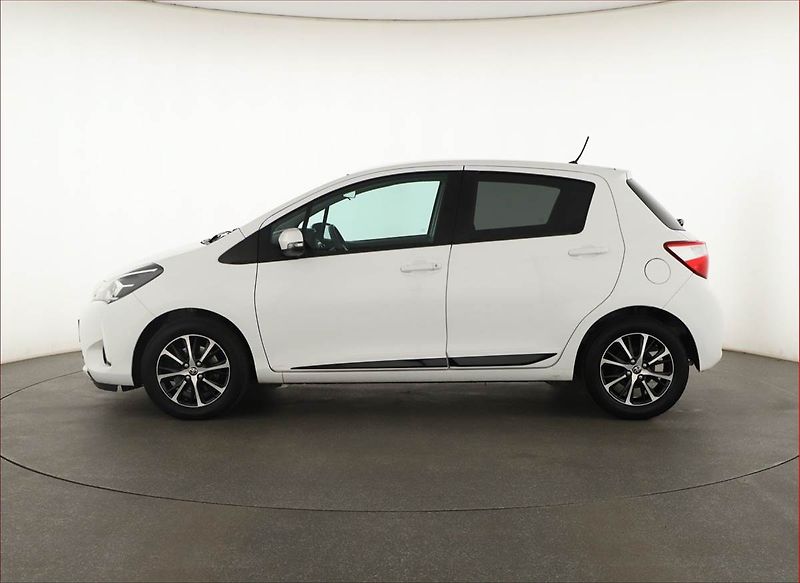 Toyota Yaris (2018) 1.5 Dual VVT-i, ČR,1.maj - fotka 3 z 18