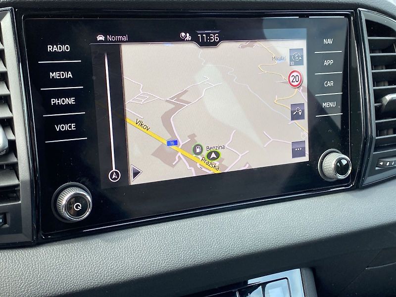 Škoda Karoq (2024) 2.0 TDI 4x4 DSG SportLine - fotka 10 z 36