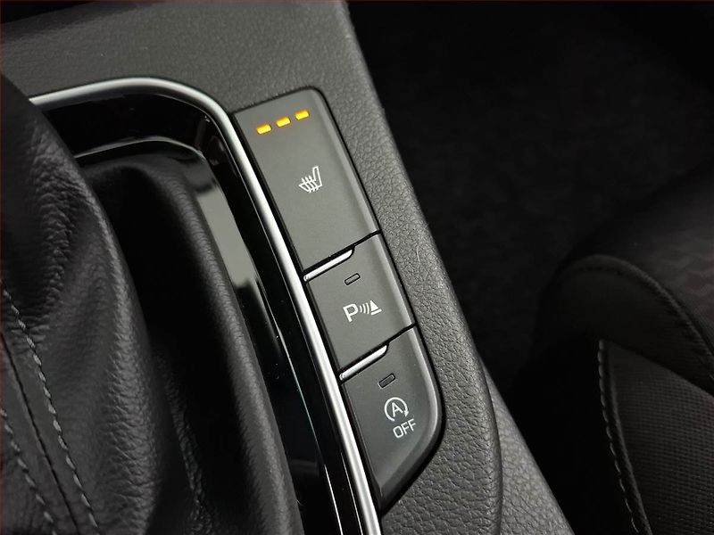 Hyundai i30 (2019) 1.4 T-GDI, Automat, Navi - fotka 17 z 21