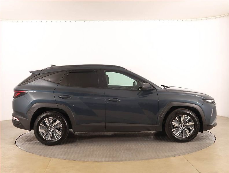 Hyundai Tucson (2021) Family 1.6 T-GDI - fotka 6 z 17