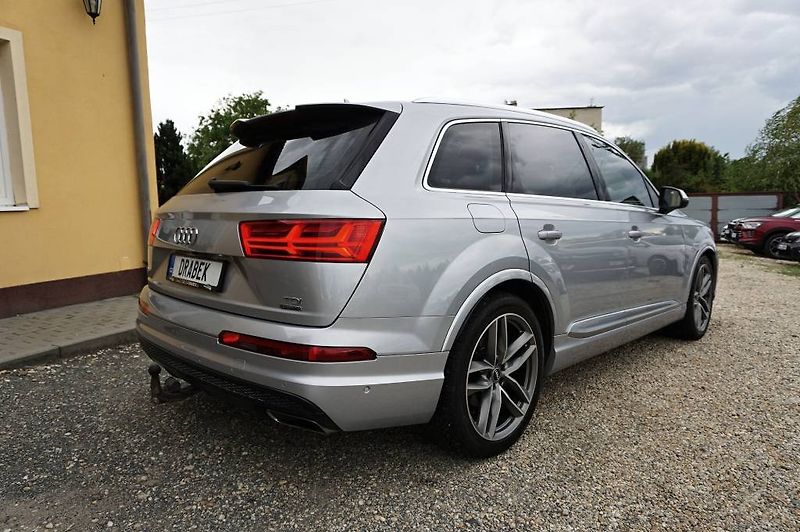 Audi Q7 (2016) S-LINE 3,0 TDI 200 kW - fotka 4 z 55