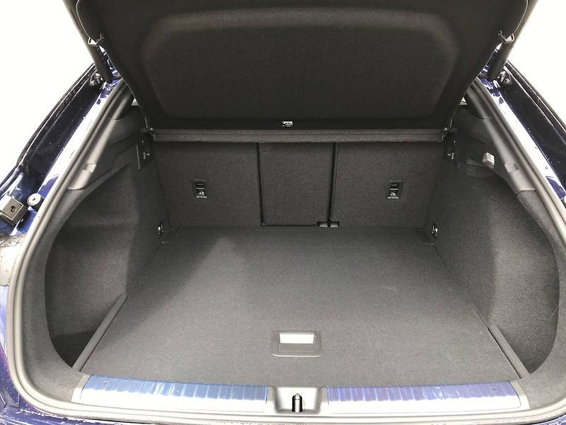 Audi Q3 7STT 1.5 TFSI - fotka 8 z 23