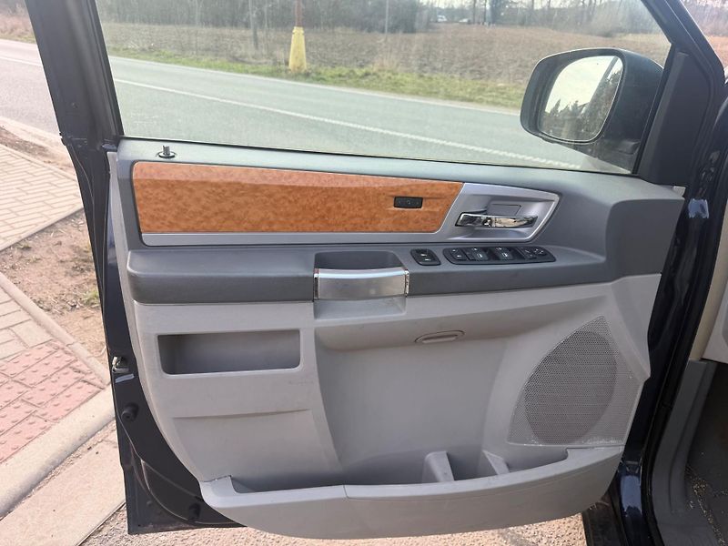 Chrysler Grand Voyager (2008) 3,8 V6 LPG Limited 2008 - fotka 15 z 20