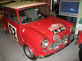 Rallye Mini Cooper v Muzeu britského motorismu v Gaydon.