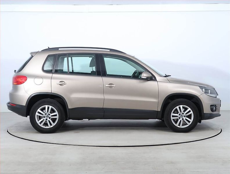 Volkswagen Tiguan (2012) 2.0 TDI, Park. senzory - fotka 6 z 17