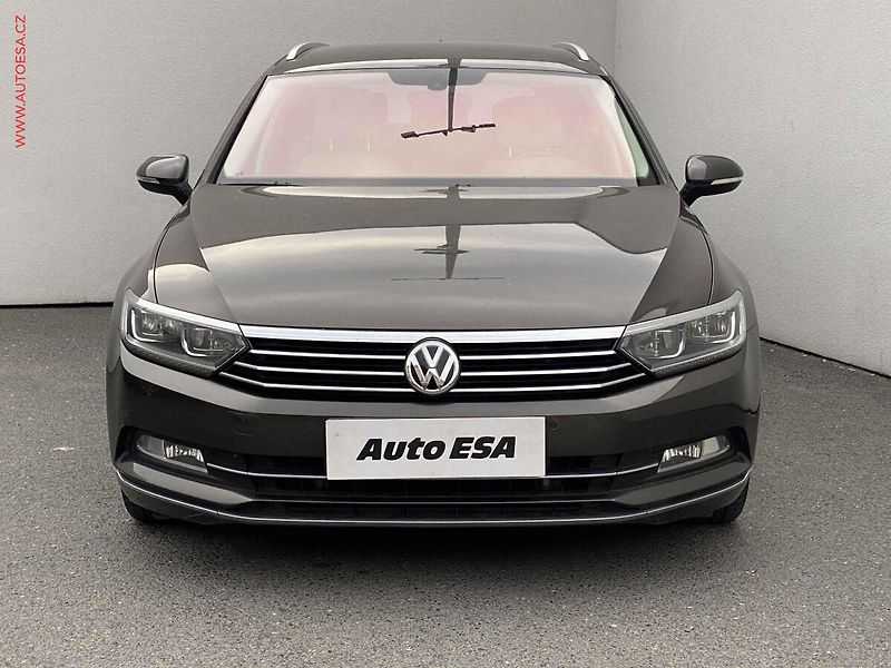 Volkswagen Passat (2018) 2.0 TDi, ČR, Highline, DSG - fotka 2 z 16