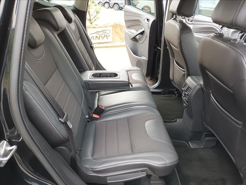 Ford Kuga 2,0 TDCi,120kw,4x4,NAVI,KAMERA - fotka 22 z 50
