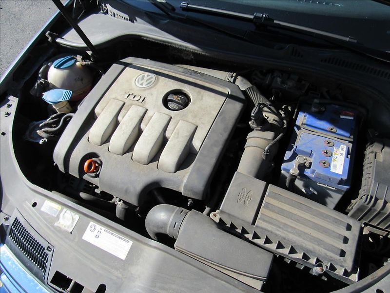 Volkswagen Jetta 2,0 TDi 103kW - fotka 22 z 24