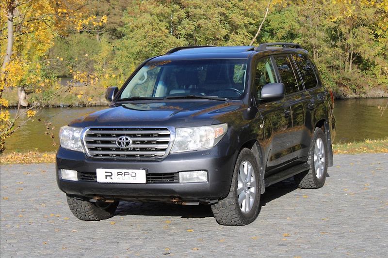 Toyota Land Cruiser 200 4.5 D-4D V8 / CZ - fotka 2 z 38