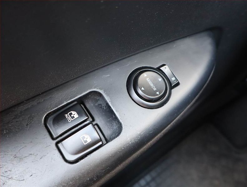 Hyundai i20 (2015) 1.2, Serv.kniha, Navi - fotka 18 z 19