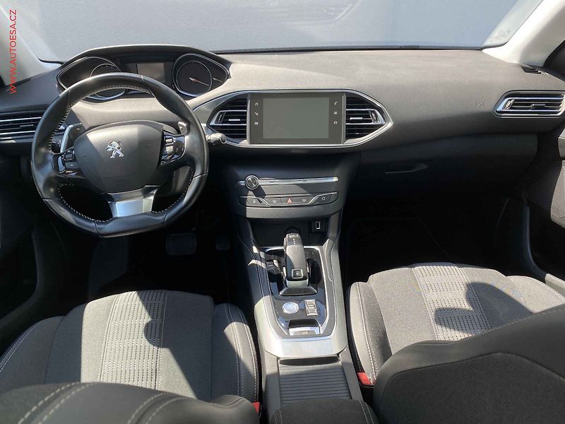 Peugeot 308 (2018) 1.2 PT, Allure, AT, panor - fotka 8 z 19