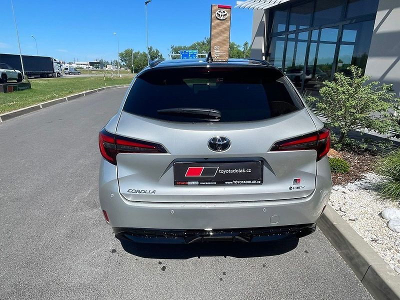Toyota Corolla 2.0 Hybrid Automat GR SPORT - fotka 4 z 29