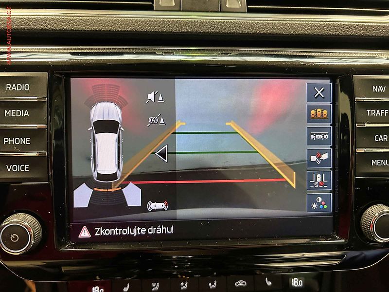 Škoda Superb (2016) 2.0TDi 4x4, ČR, DSG, navi - fotka 15 z 17