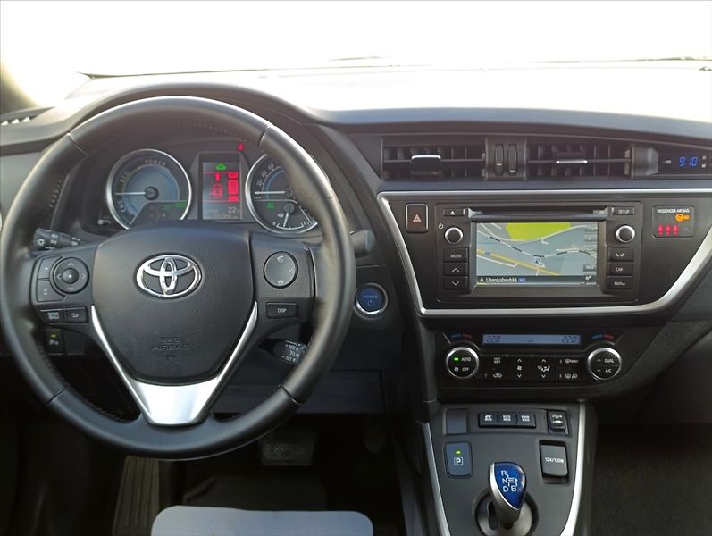 Toyota Auris 1,8 i HYBRID AT KAMERA NAVI - fotka 16 z 39
