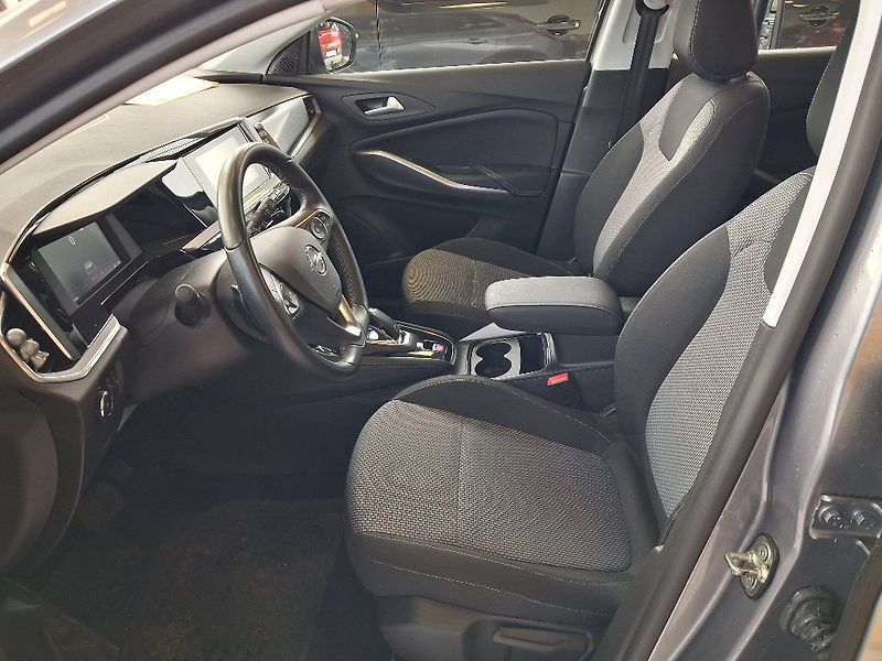 Opel Grandland 1.2T96kW+TAŽNÉ ZAŘÍZENÍ ZDARMA - fotka 9 z 15
