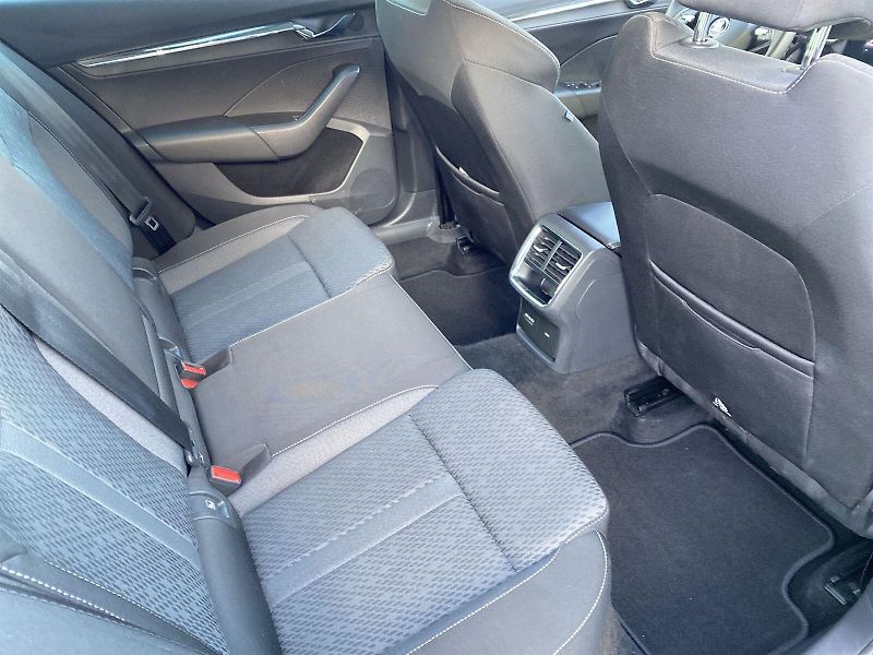 Škoda Octavia (2022) Combi 1.5 TSI Style+ - fotka 9 z 38