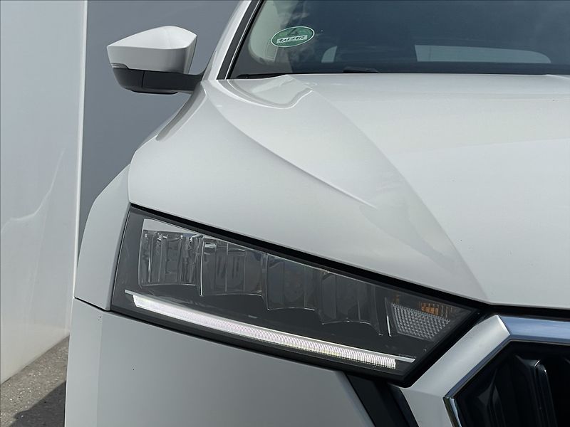Škoda Octavia 2,0 TDI Combi Ambition Plus - fotka 21 z 24