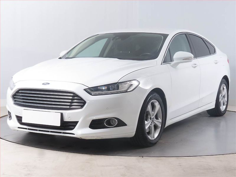 Ford Mondeo (2015) 2.0 TDCI, Xenony, Tempomat - fotka 2 z 15