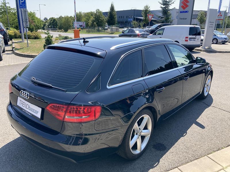 Audi A4 (2011) S-line Avant 3,0TDi V6 176kW  - fotka 5 z 22