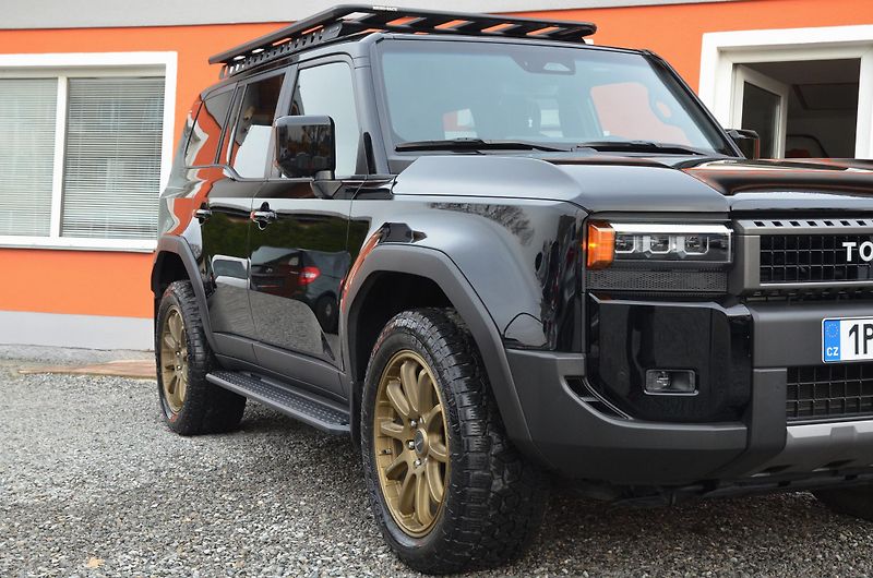 Toyota Land Cruiser 2.4 iFORCE MAX / ČR (Dajbych) - fotka 12 z 45