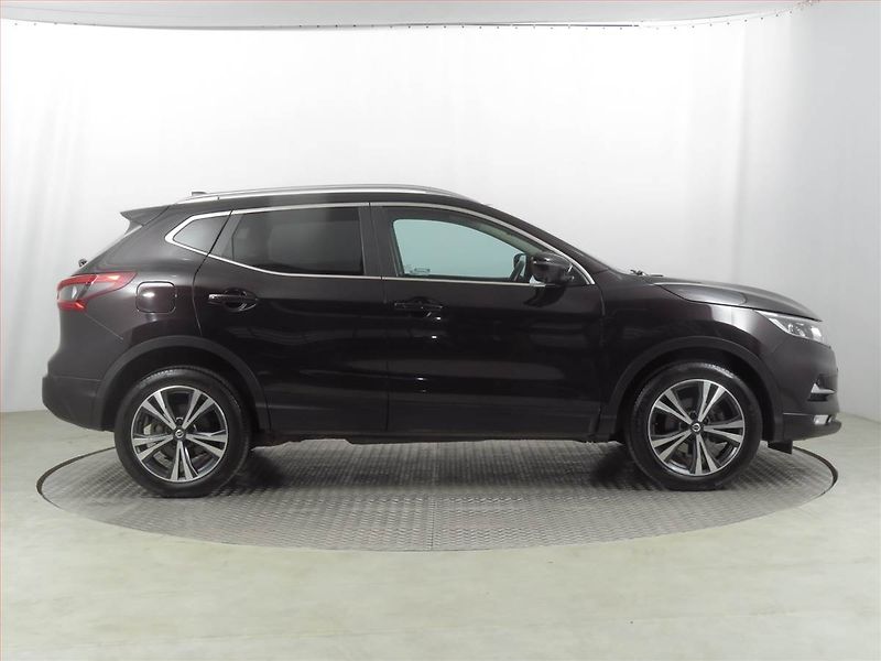 Nissan Qashqai (2017) N-Connecta 1.2 DIG-T, Automat - fotka 6 z 24