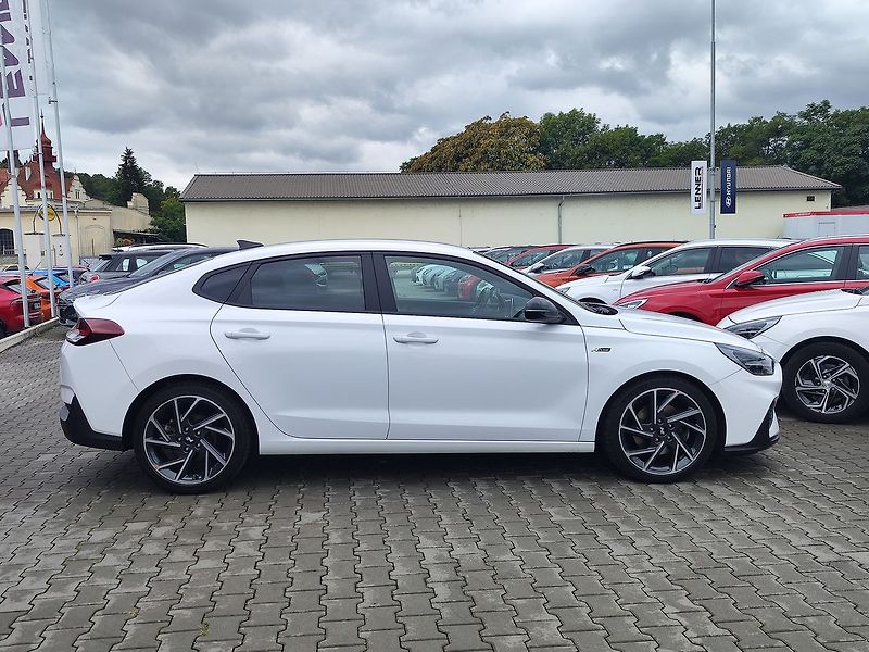 Hyundai i30 1.5 T-GDI/117kW N-Line DCT - fotka 4 z 32