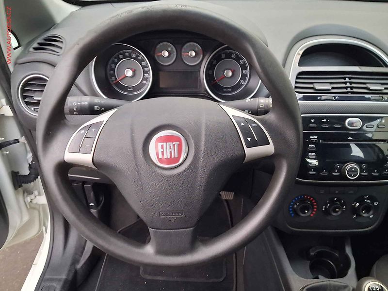 Fiat Punto (2014) 1.4i, ČR, AC, STK9/28 - fotka 11 z 13