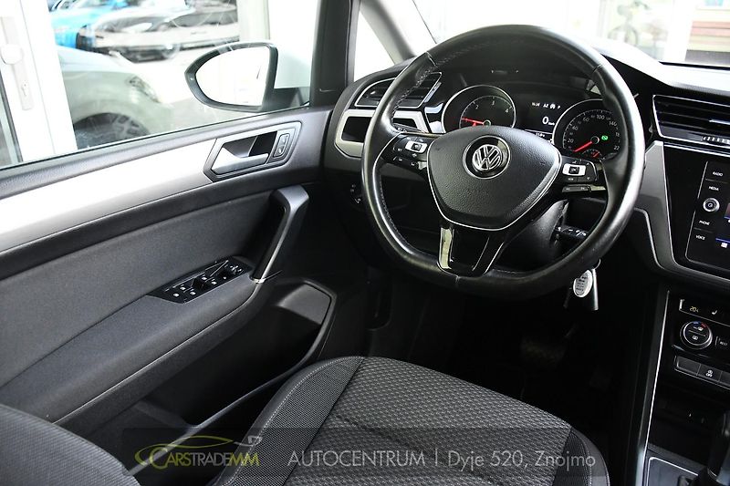 Volkswagen Touran 1.6TDi DSG  - fotka 22 z 48