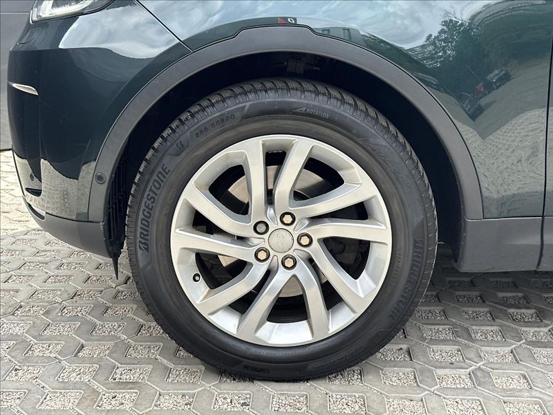 Land Rover Discovery 3,0 TDV6 HSE AWD AT ČR DPH - fotka 30 z 31