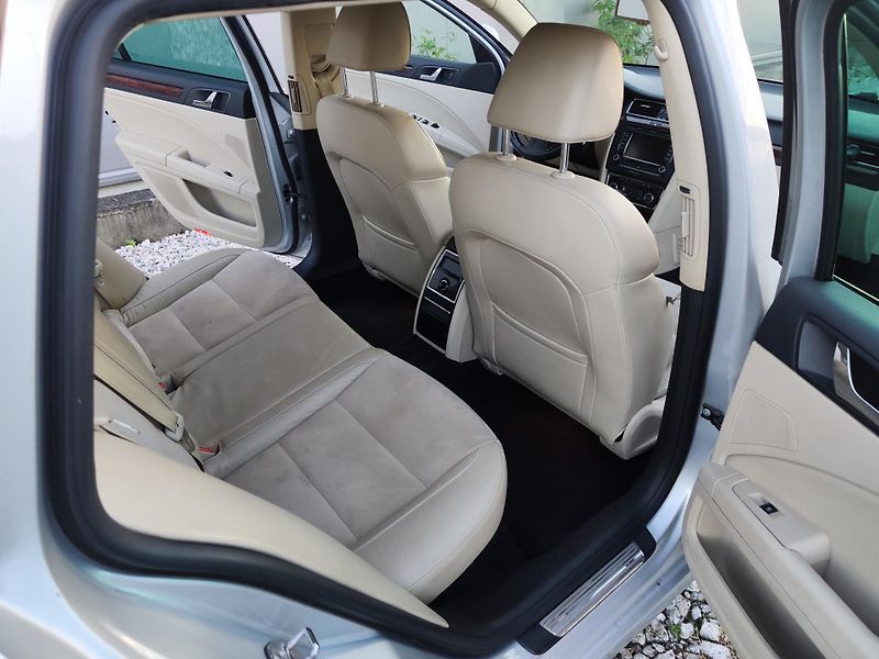 Škoda Superb 2.0TDI 125KW, AUTOMAT, KŮŽE - fotka 14 z 23