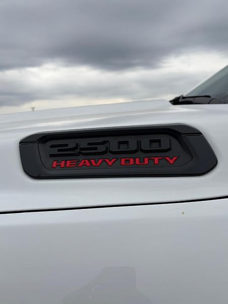 Dodge RAM (2020) 2500 6,4 L HEMI LIFTED - fotka 48 z 48