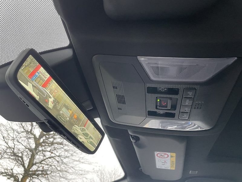 Toyota RAV4 2.5 Plug-in Hybrid ODBĚR 11/26 - fotka 29 z 36