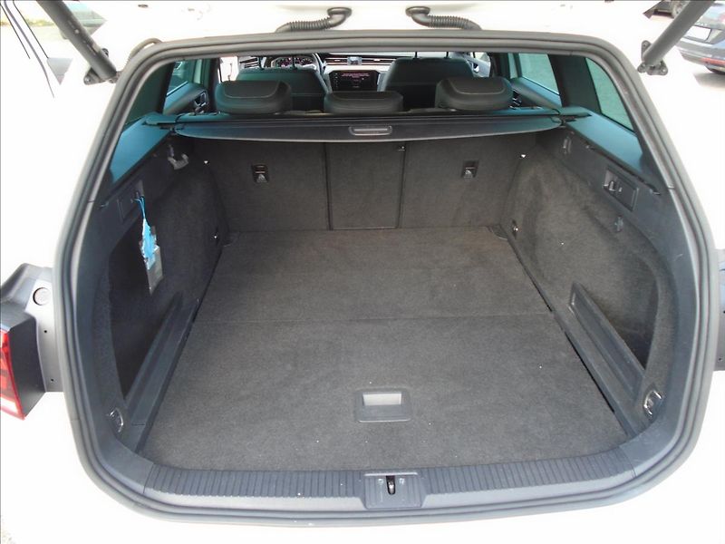 Volkswagen Passat 2,0   ALLTRACK 2.0.TDI-CR - fotka 16 z 35
