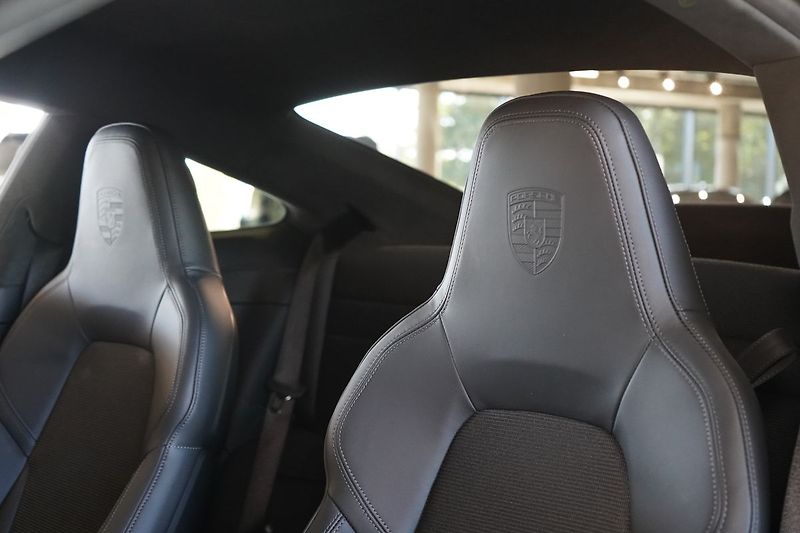 Porsche 911 GT3 Touring,Chrono, Lift, Bose - fotka 21 z 50