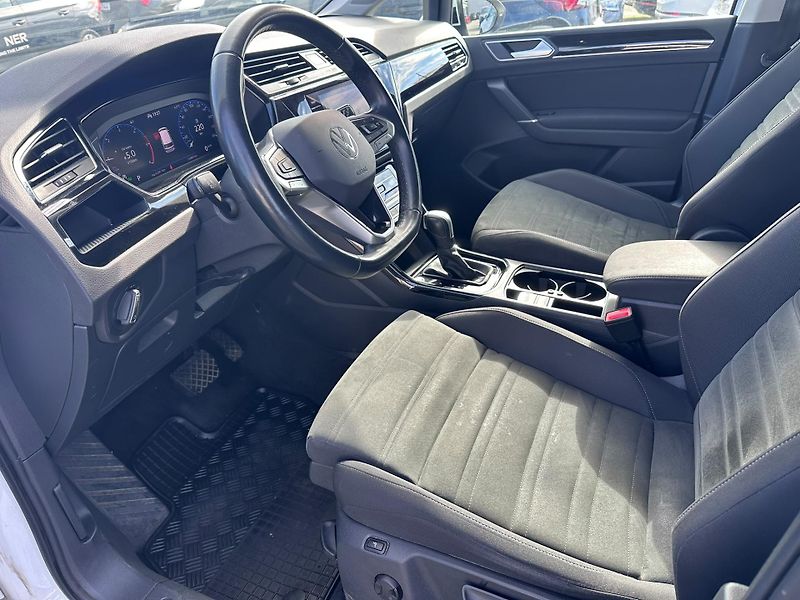 Volkswagen Touran 2.0 TDI 110kW DSG Highline - fotka 9 z 21