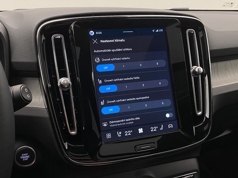 Volvo XC40 (2026) B4 AUT DARK PLUS - fotka 46 z 65