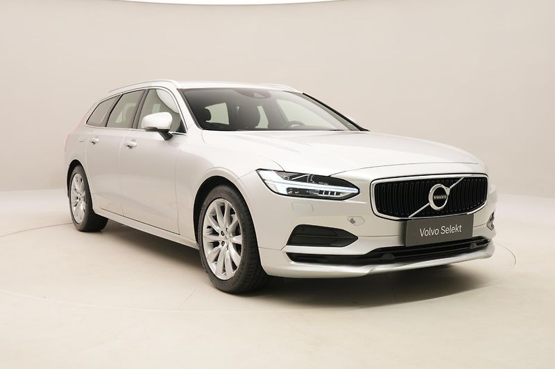 Volvo V90 D4 MOMENTUM AUT - fotka 15 z 39