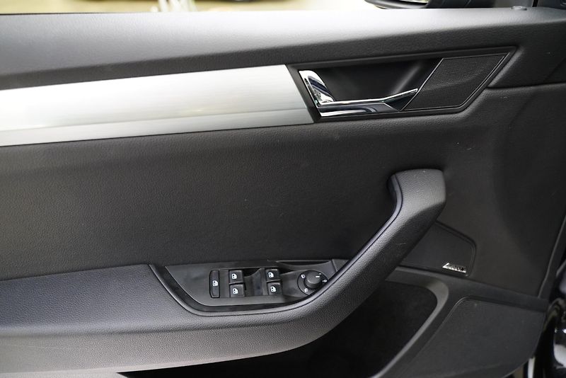 Škoda Superb - fotka 12 z 25