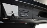 Volvo XC60 (2025) Plug-in hybrid PLUS DARK - náhled 25