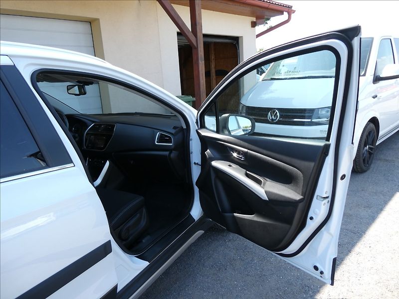 Suzuki SX4 S-Cross 1,4 BoosterJet 4x4 Hybrid,2xko - fotka 22 z 47